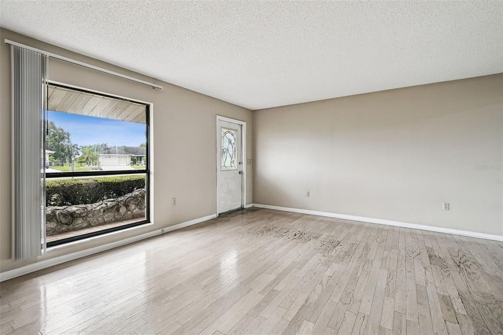 For Sale: $249,000 (2 beds, 2 baths, 1506 Square Feet)