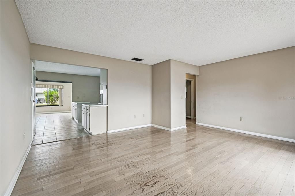 For Sale: $249,000 (2 beds, 2 baths, 1506 Square Feet)