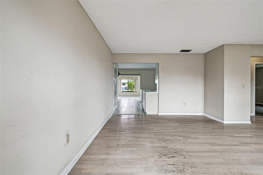 For Sale: $249,000 (2 beds, 2 baths, 1506 Square Feet)