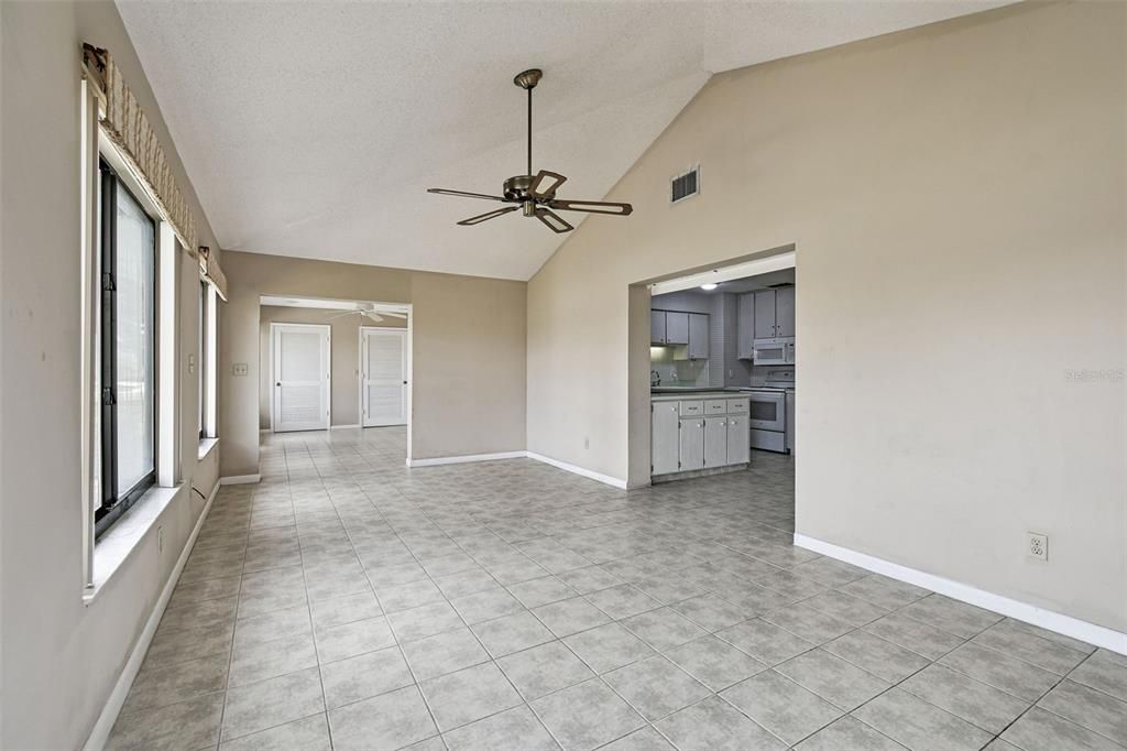 For Sale: $249,000 (2 beds, 2 baths, 1506 Square Feet)