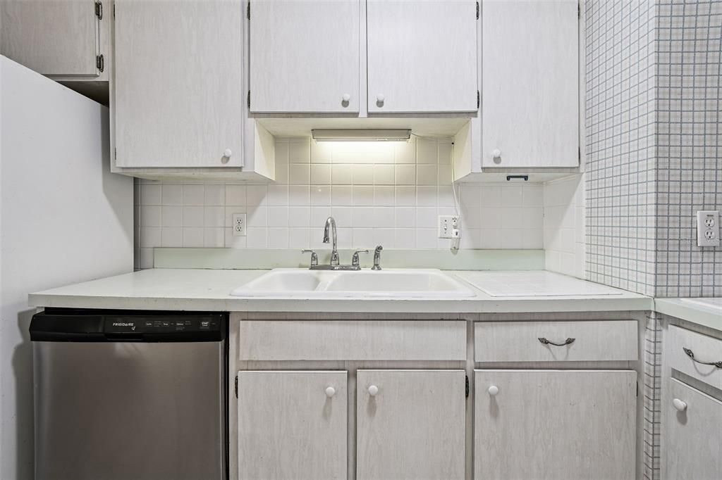 For Sale: $249,000 (2 beds, 2 baths, 1506 Square Feet)