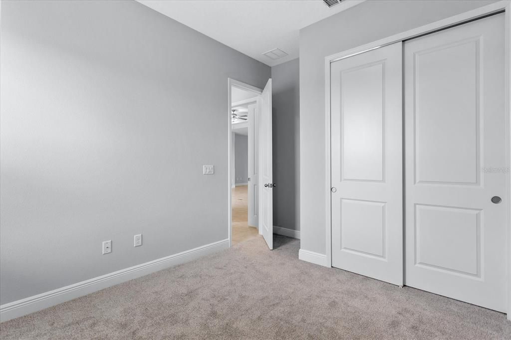 出租: $4,800 (5 贝兹, 4 浴室, 3800 平方英尺)