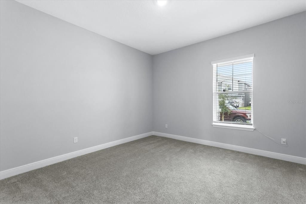 出租: $4,800 (5 贝兹, 4 浴室, 3800 平方英尺)