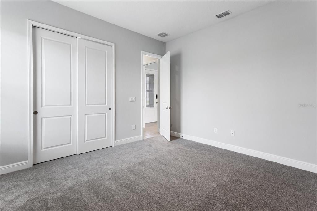 出租: $4,800 (5 贝兹, 4 浴室, 3800 平方英尺)