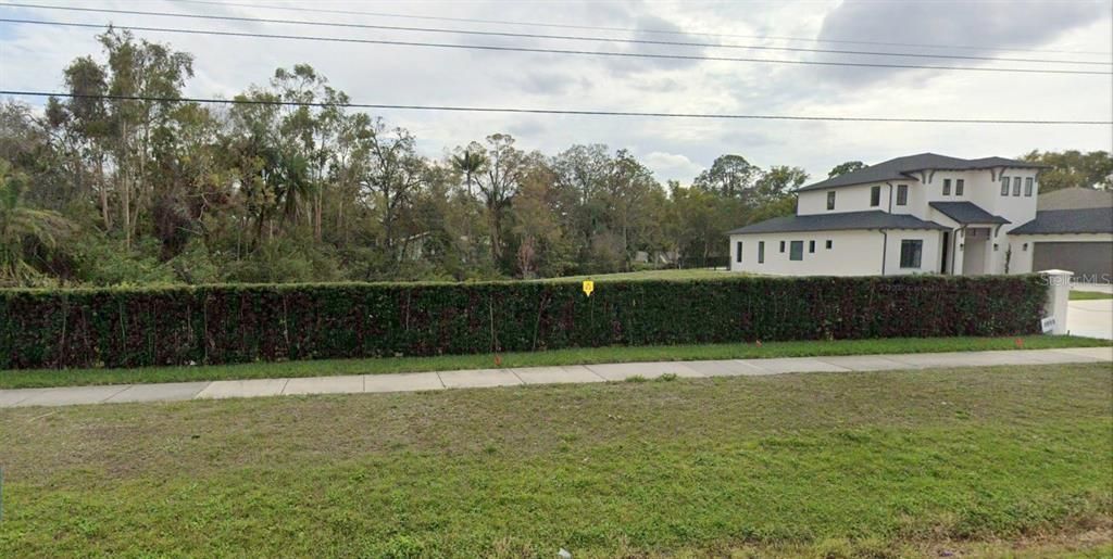 待售: $279,999 (0.40 acres)