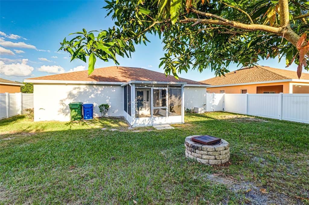 En Venta: $259,000 (3 camas, 2 baños, 1181 Pies cuadrados)