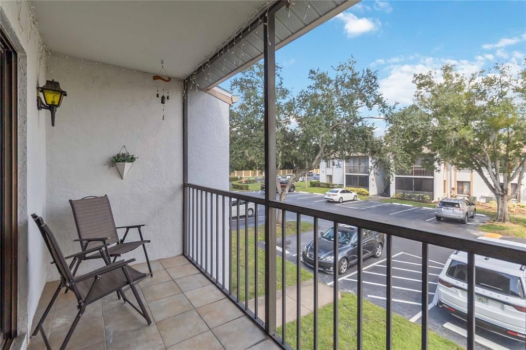 合同活跃: $195,000 (2 贝兹, 2 浴室, 1111 平方英尺)