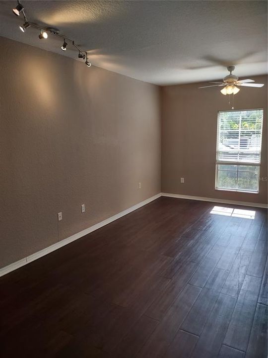 出租: $2,450 (2 贝兹, 2 浴室, 1206 平方英尺)