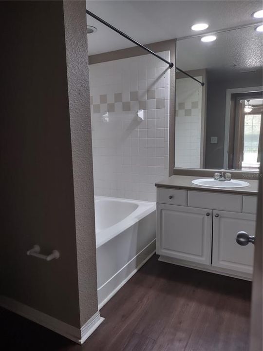 出租: $2,450 (2 贝兹, 2 浴室, 1206 平方英尺)