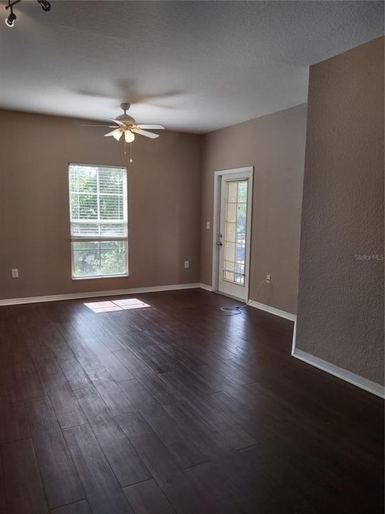 出租: $2,450 (2 贝兹, 2 浴室, 1206 平方英尺)