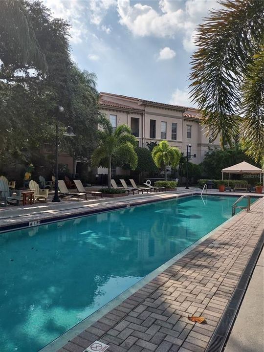 出租: $2,450 (2 贝兹, 2 浴室, 1206 平方英尺)