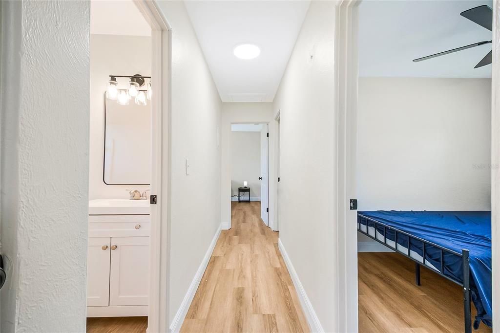 合同活跃: $285,000 (3 贝兹, 2 浴室, 1087 平方英尺)