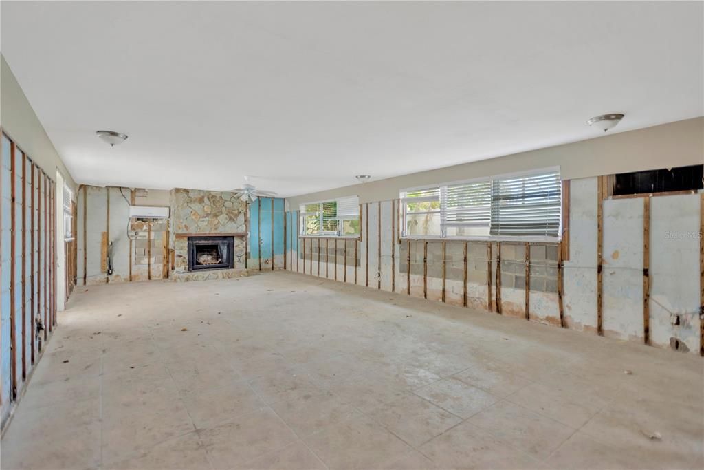 For Sale: $445,000 (4 beds, 2 baths, 2427 Square Feet)