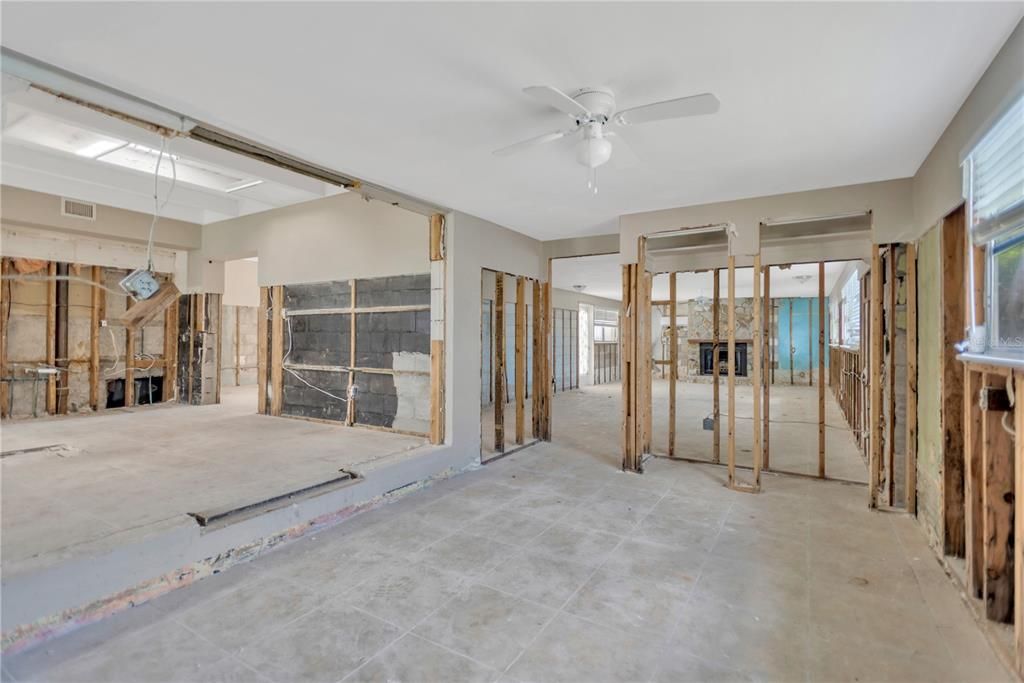 For Sale: $445,000 (4 beds, 2 baths, 2427 Square Feet)