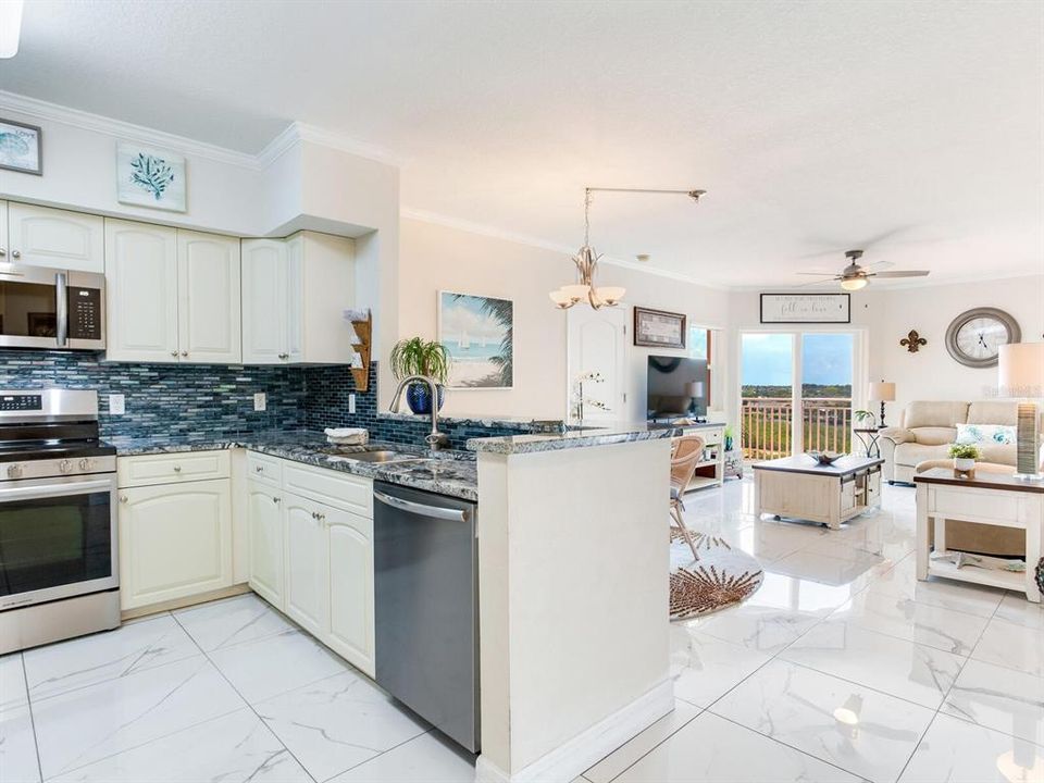 待售: $329,900 (2 贝兹, 2 浴室, 1283 平方英尺)