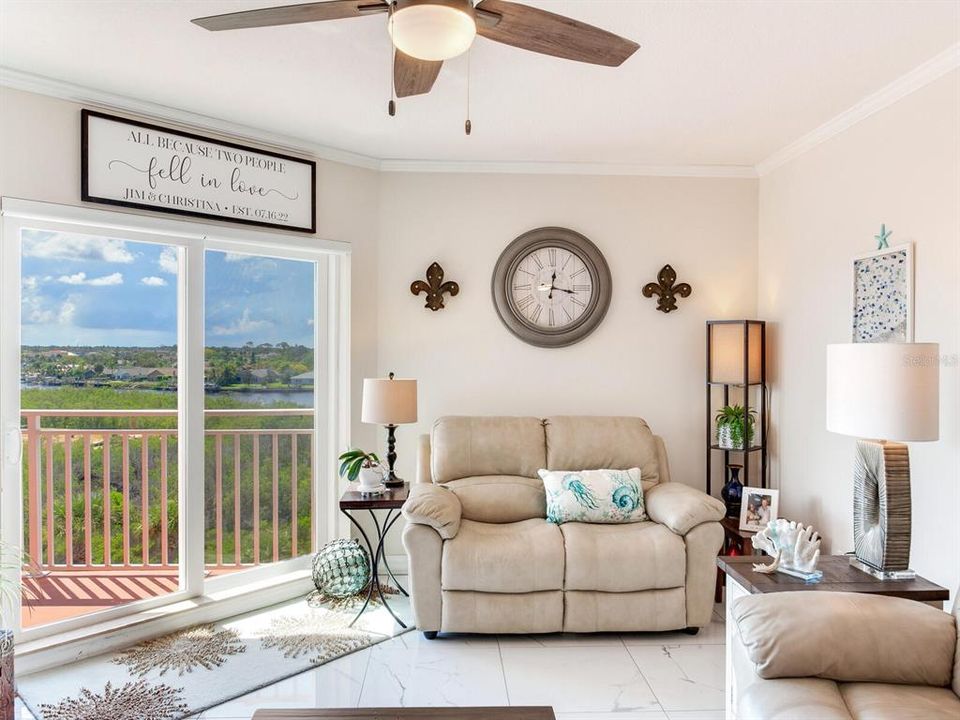 待售: $329,900 (2 贝兹, 2 浴室, 1283 平方英尺)