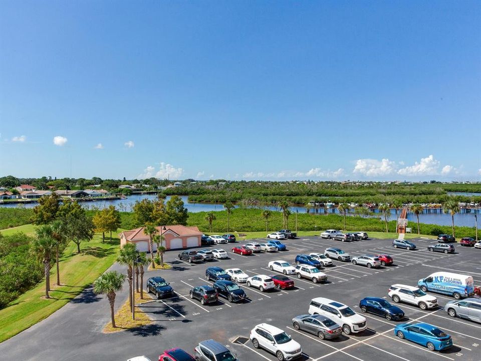 待售: $329,900 (2 贝兹, 2 浴室, 1283 平方英尺)