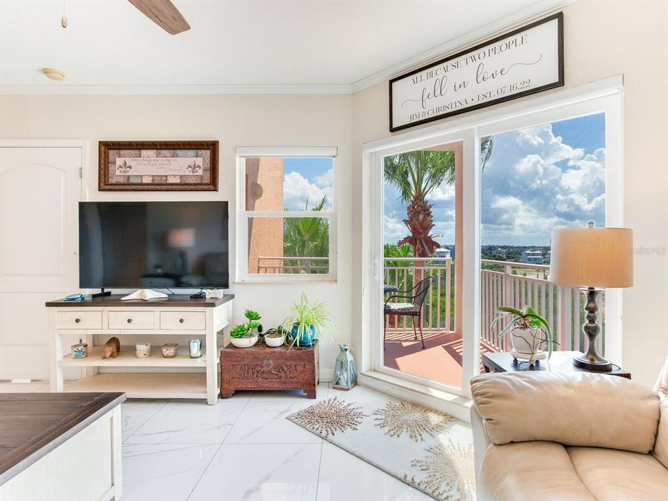 待售: $329,900 (2 贝兹, 2 浴室, 1283 平方英尺)