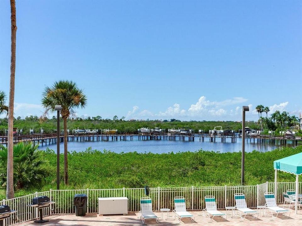 待售: $329,900 (2 贝兹, 2 浴室, 1283 平方英尺)