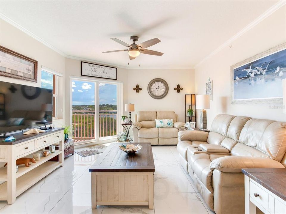 待售: $329,900 (2 贝兹, 2 浴室, 1283 平方英尺)