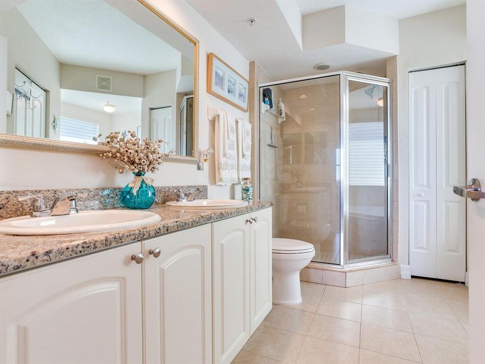 待售: $329,900 (2 贝兹, 2 浴室, 1283 平方英尺)