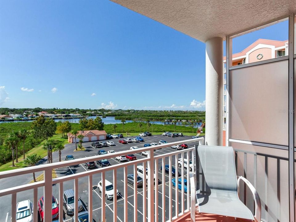 待售: $329,900 (2 贝兹, 2 浴室, 1283 平方英尺)