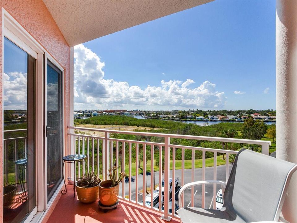 待售: $329,900 (2 贝兹, 2 浴室, 1283 平方英尺)