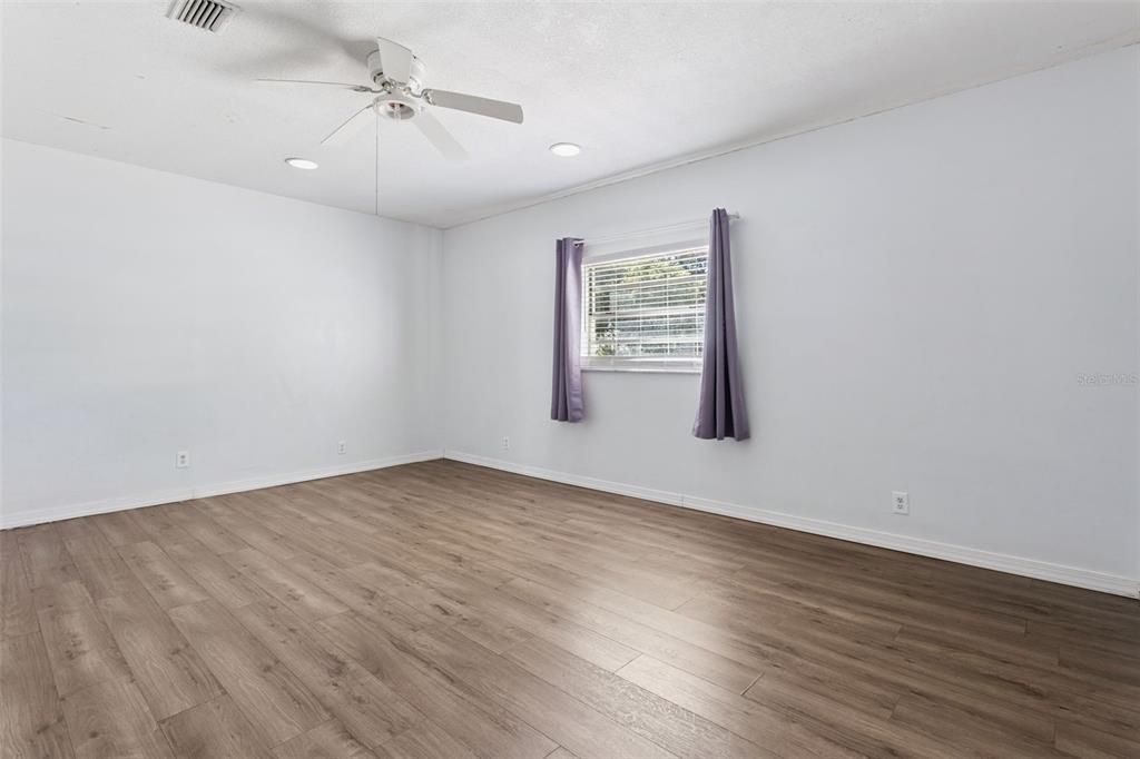 Active With Contract: $329,900 (3 beds, 2 baths, 2036 Square Feet)