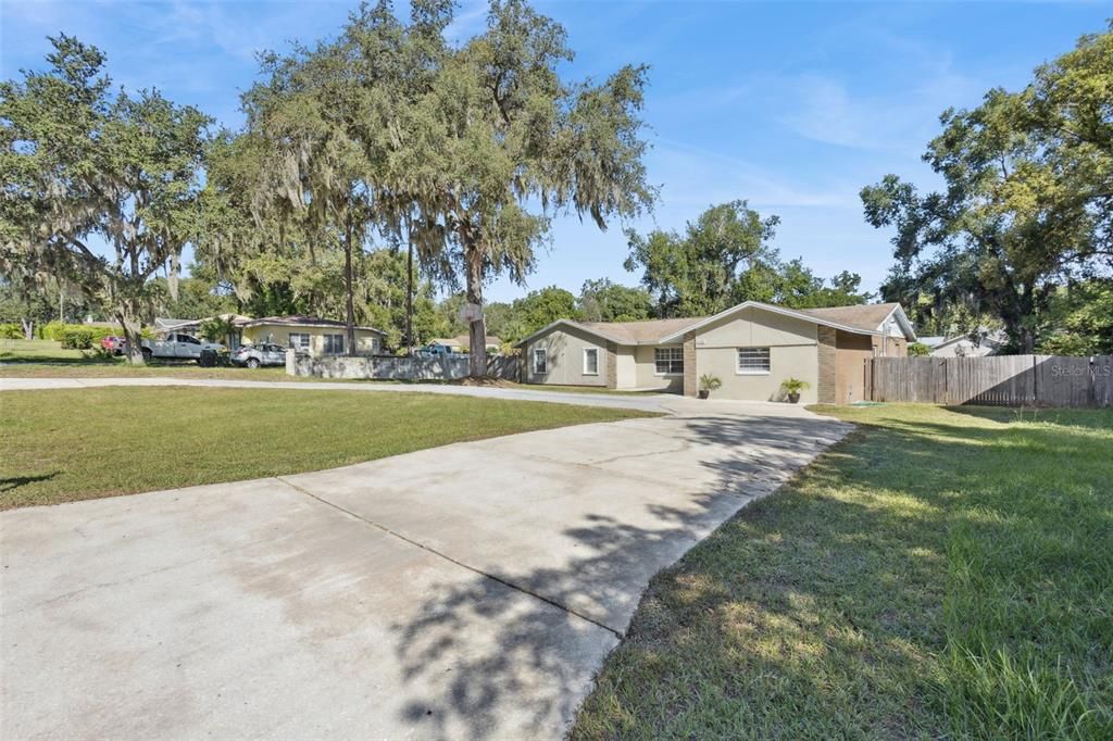 Active With Contract: $329,900 (3 beds, 2 baths, 2036 Square Feet)