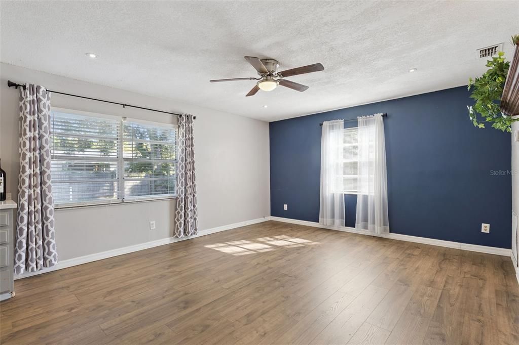 Active With Contract: $329,900 (3 beds, 2 baths, 2036 Square Feet)