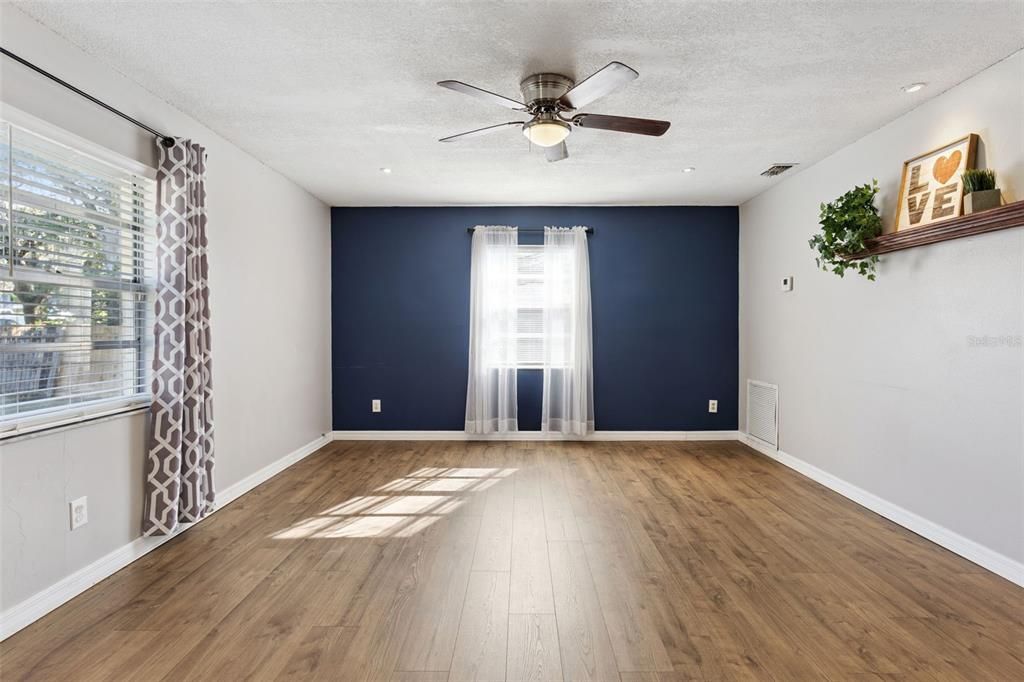 Active With Contract: $329,900 (3 beds, 2 baths, 2036 Square Feet)