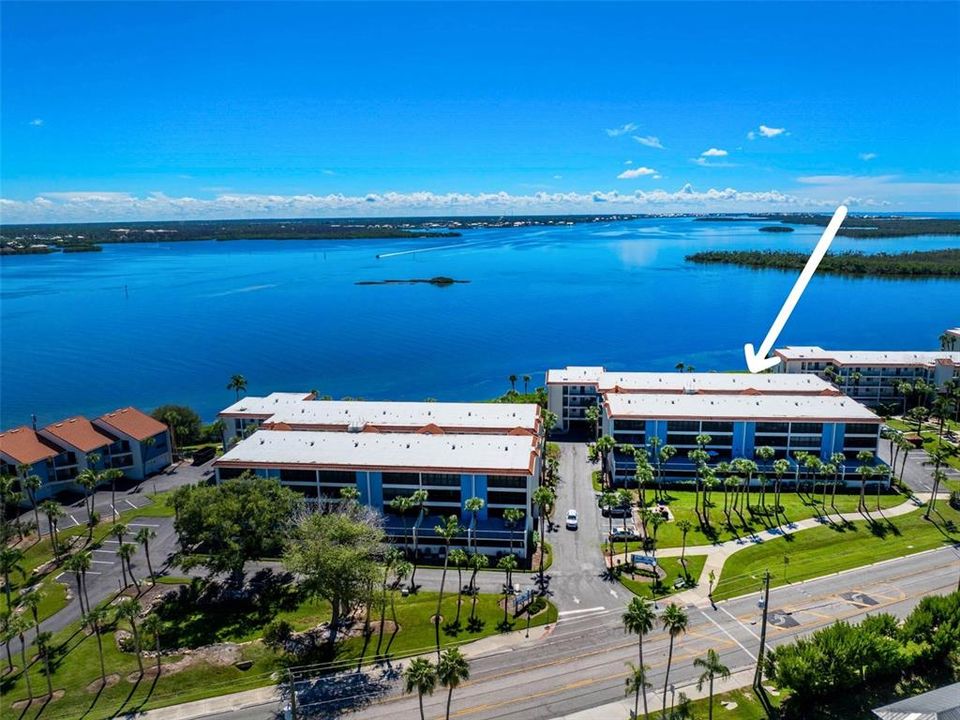 En Venta: $475,000 (2 camas, 2 baños, 1070 Pies cuadrados)