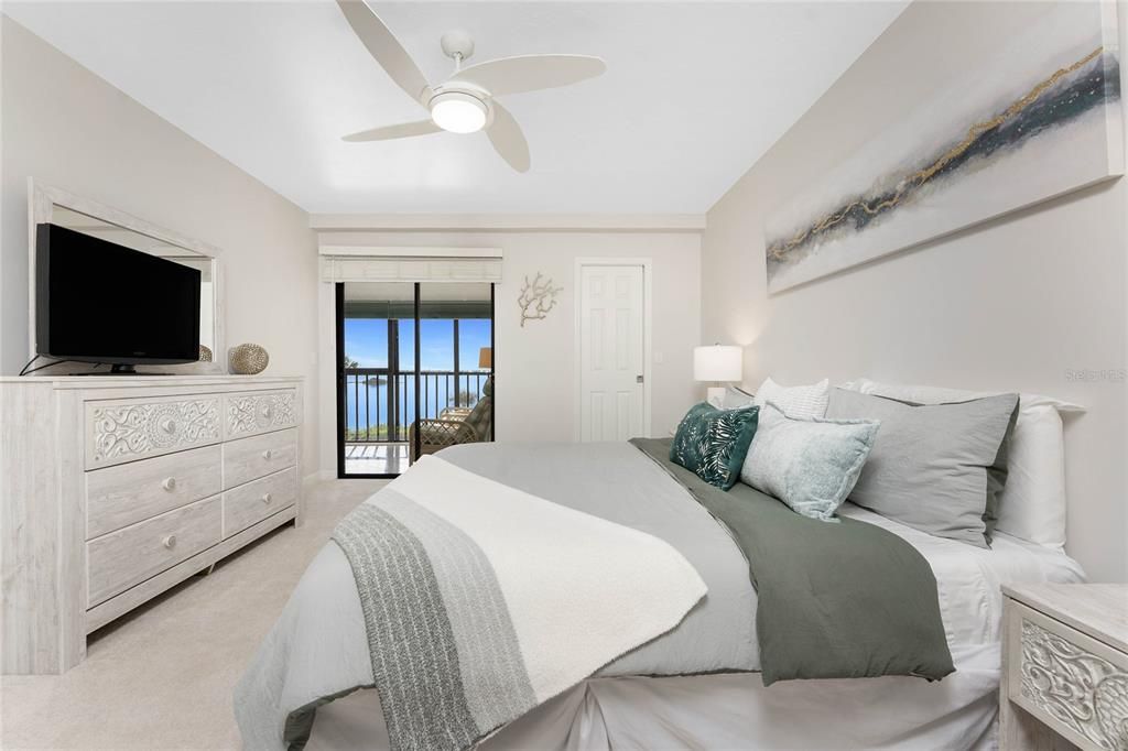 En Venta: $475,000 (2 camas, 2 baños, 1070 Pies cuadrados)