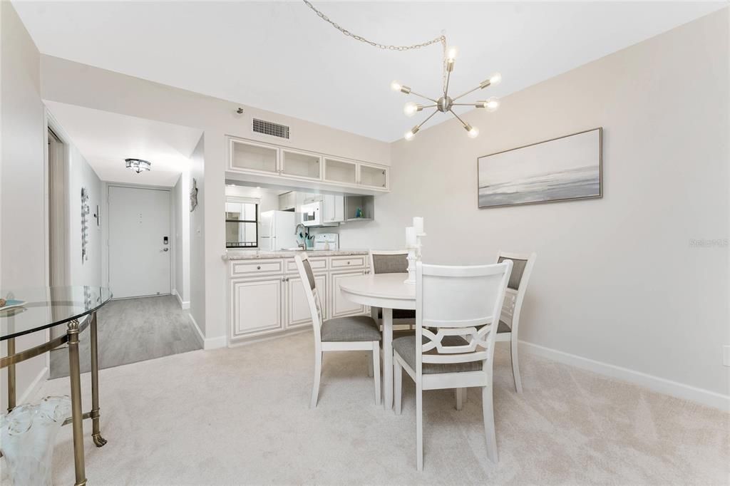 En Venta: $475,000 (2 camas, 2 baños, 1070 Pies cuadrados)