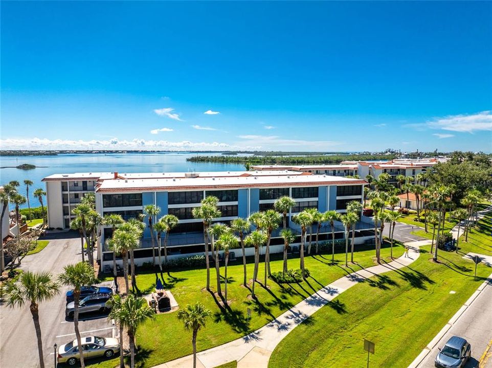 En Venta: $475,000 (2 camas, 2 baños, 1070 Pies cuadrados)