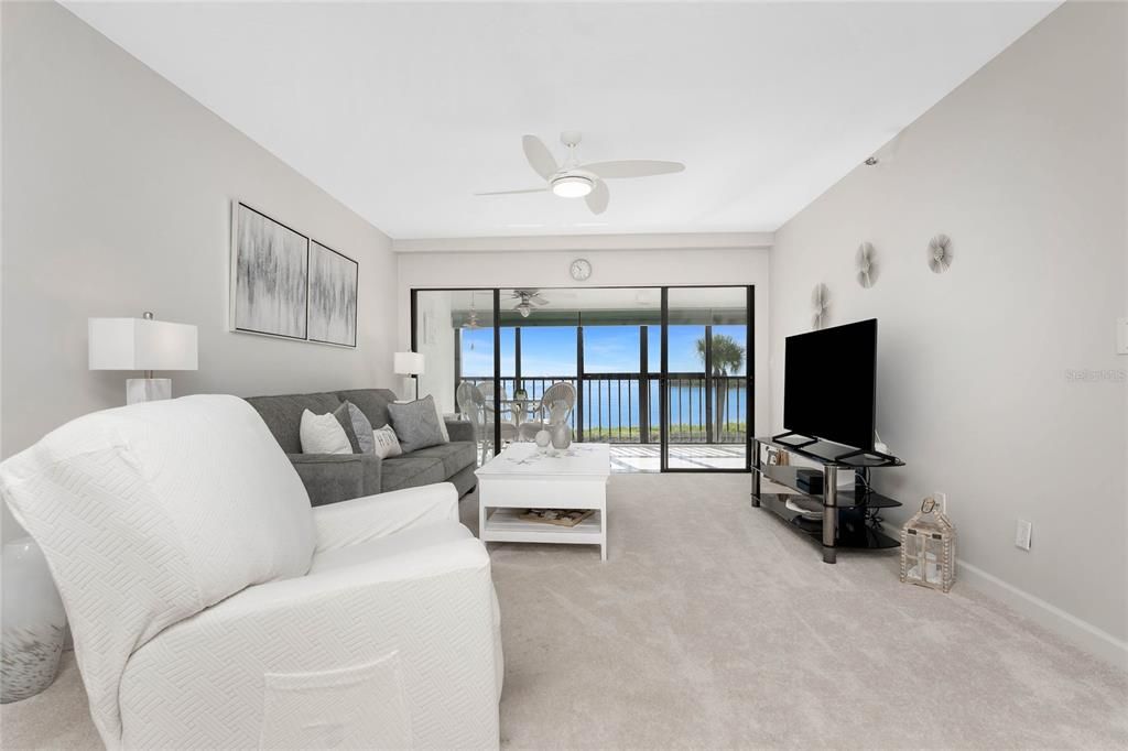 En Venta: $475,000 (2 camas, 2 baños, 1070 Pies cuadrados)