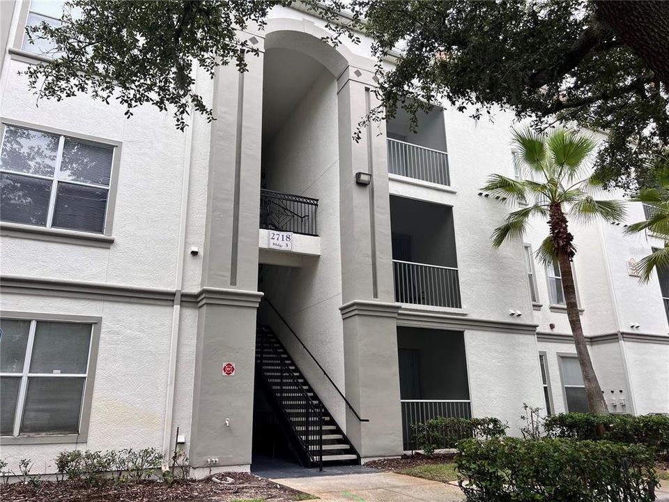 Recently Rented: $1,295 (1 beds, 1 baths, 672 Square Feet)