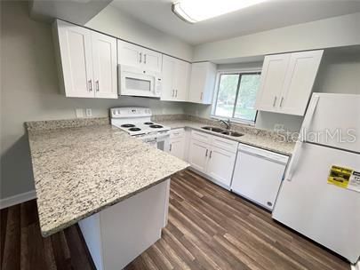 Active With Contract: $1,400 (2 beds, 2 baths, 756 Square Feet)