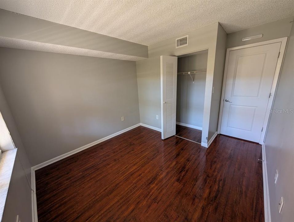 Active With Contract: $175,000 (2 beds, 2 baths, 920 Square Feet)