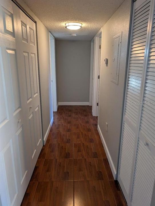 Active With Contract: $175,000 (2 beds, 2 baths, 920 Square Feet)