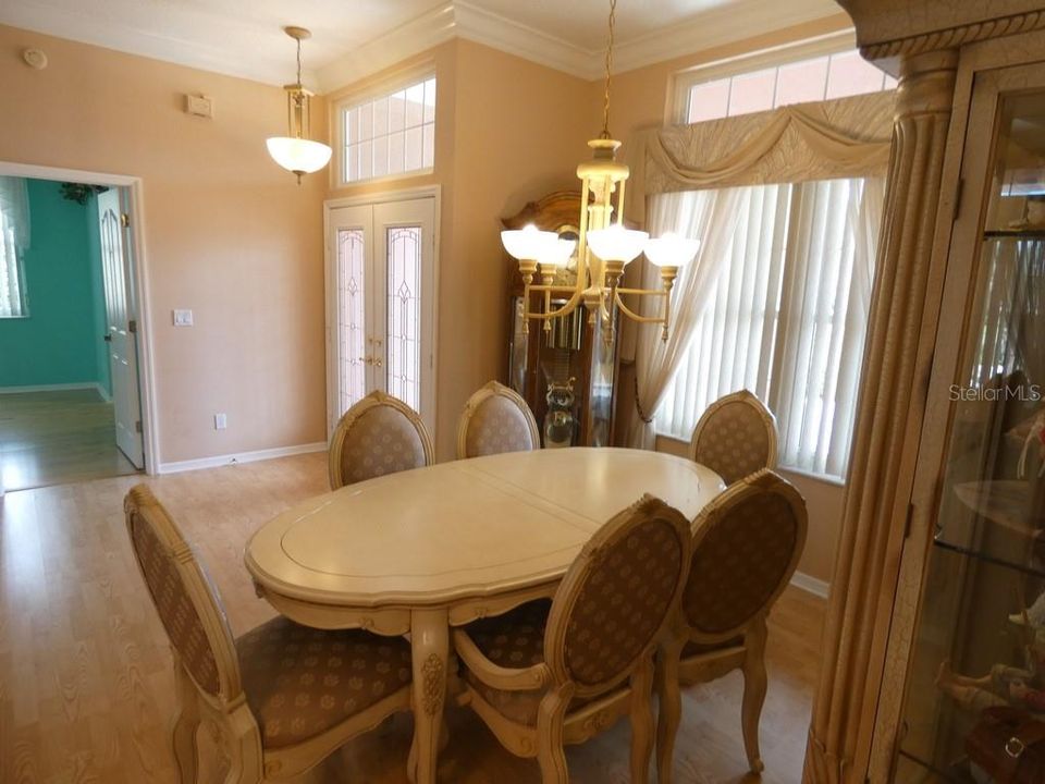 合同活跃: $459,900 (4 贝兹, 3 浴室, 2191 平方英尺)