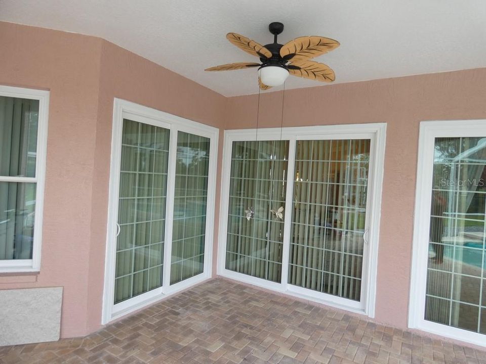 合同活跃: $459,900 (4 贝兹, 3 浴室, 2191 平方英尺)