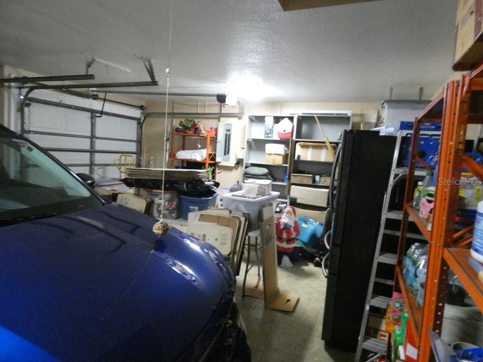 合同活跃: $459,900 (4 贝兹, 3 浴室, 2191 平方英尺)