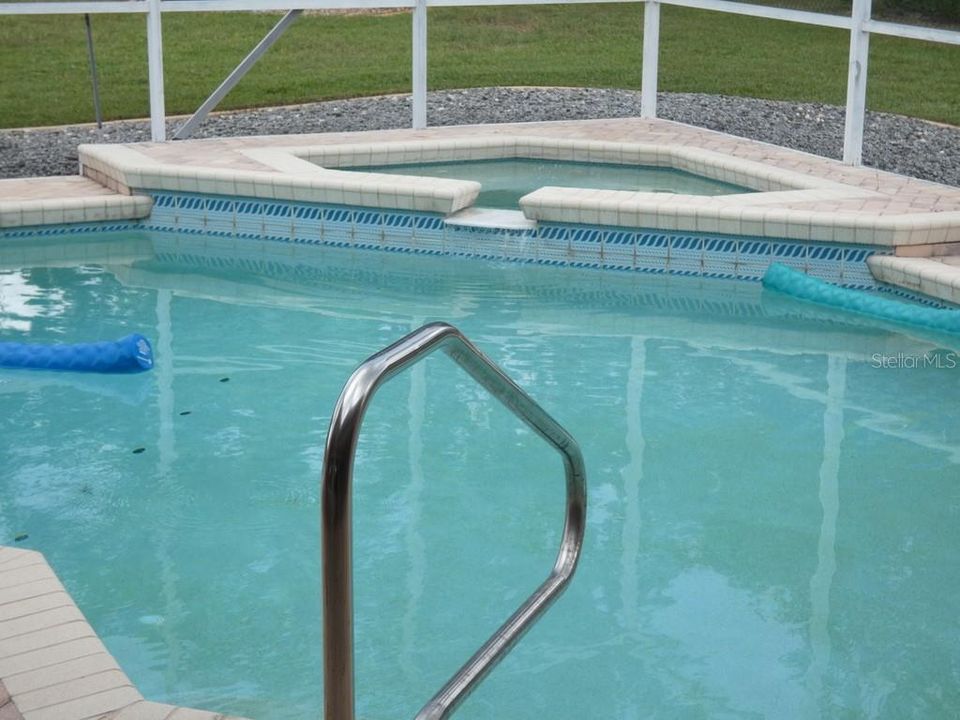 合同活跃: $459,900 (4 贝兹, 3 浴室, 2191 平方英尺)