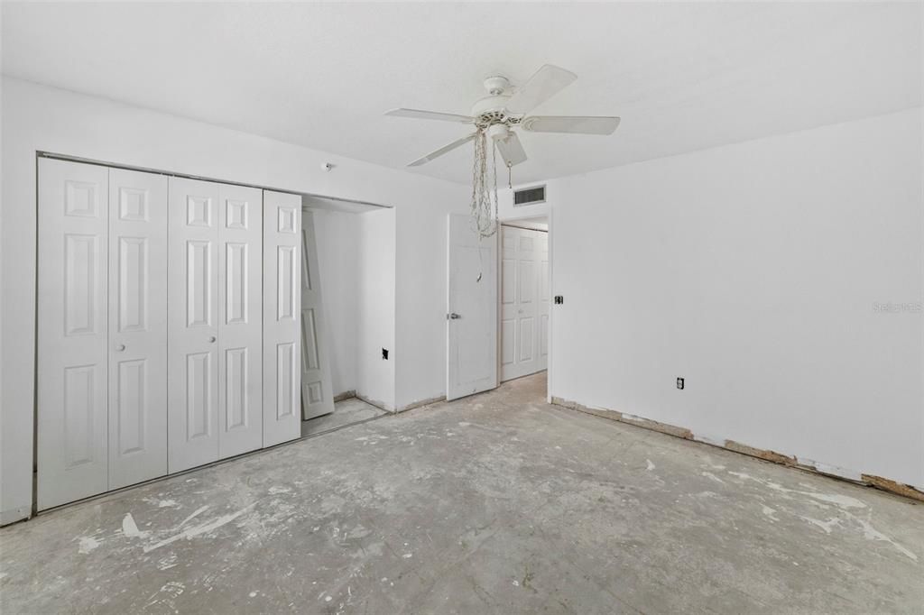 合同活跃: $399,900 (2 贝兹, 2 浴室, 1320 平方英尺)