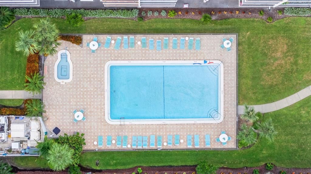 合同活跃: $399,900 (2 贝兹, 2 浴室, 1320 平方英尺)