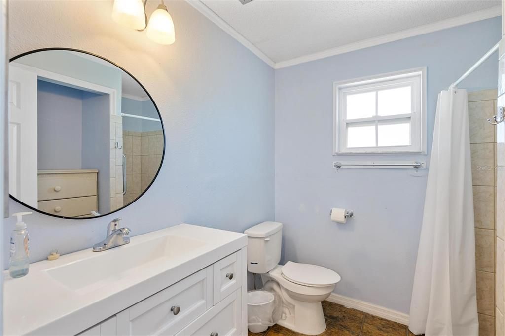 For Sale: $259,900 (3 beds, 2 baths, 1295 Square Feet)