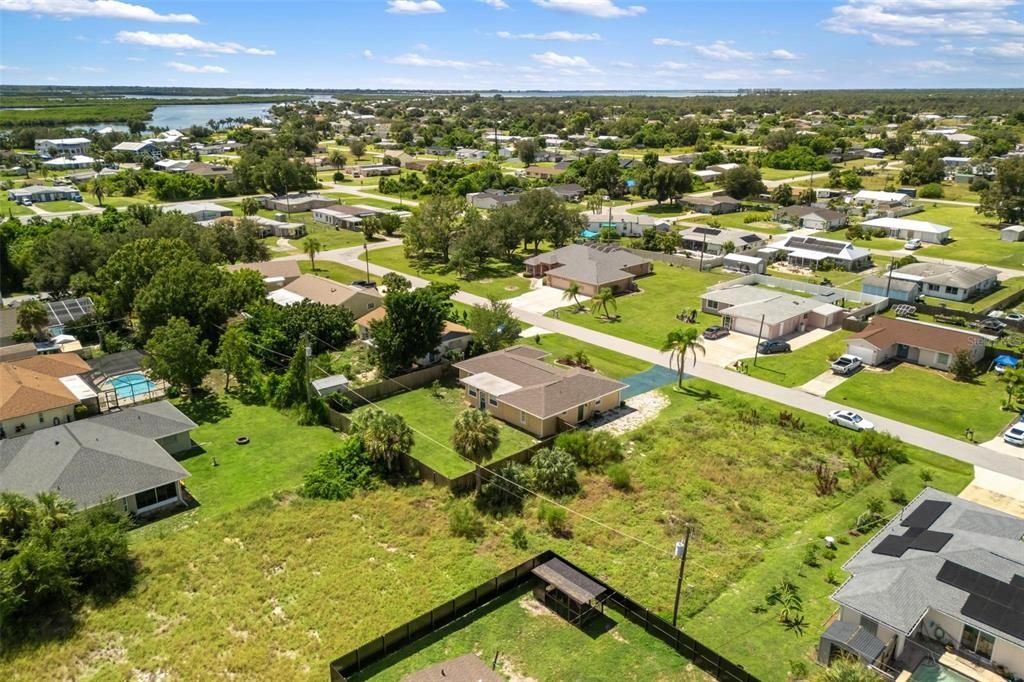 For Sale: $259,900 (3 beds, 2 baths, 1295 Square Feet)