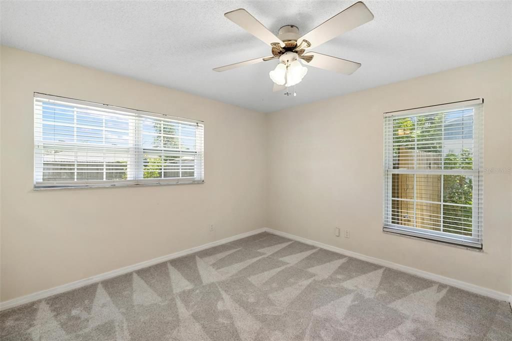 For Sale: $259,900 (3 beds, 2 baths, 1295 Square Feet)