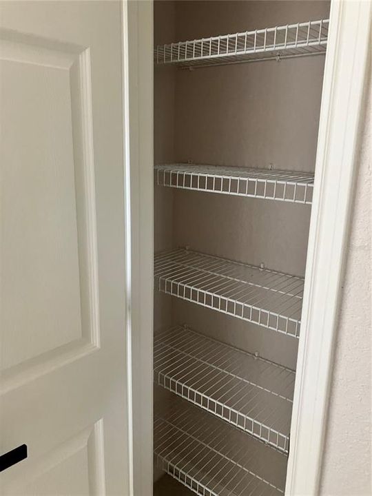 待售: $195,000 (1 贝兹, 1 浴室, 902 平方英尺)